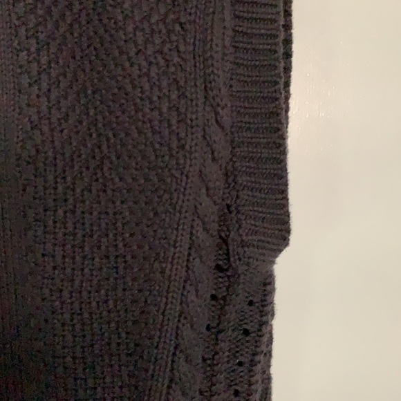 Gap knit long sleeveless cardigan 🍁 - Picture 4 of 8